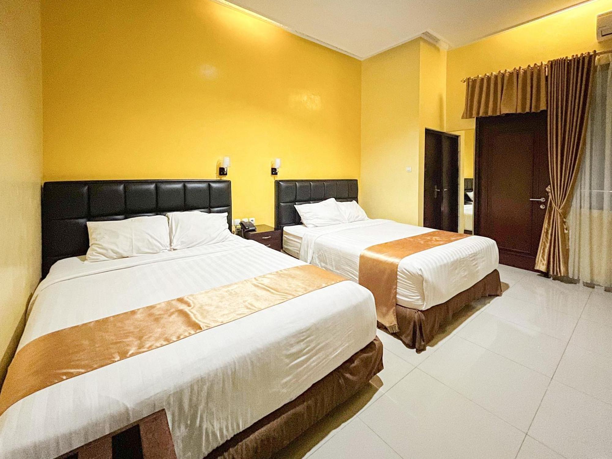 Kartika Hotel Syariah Pacitan Mitra Reddoorz Eksteriør bilde