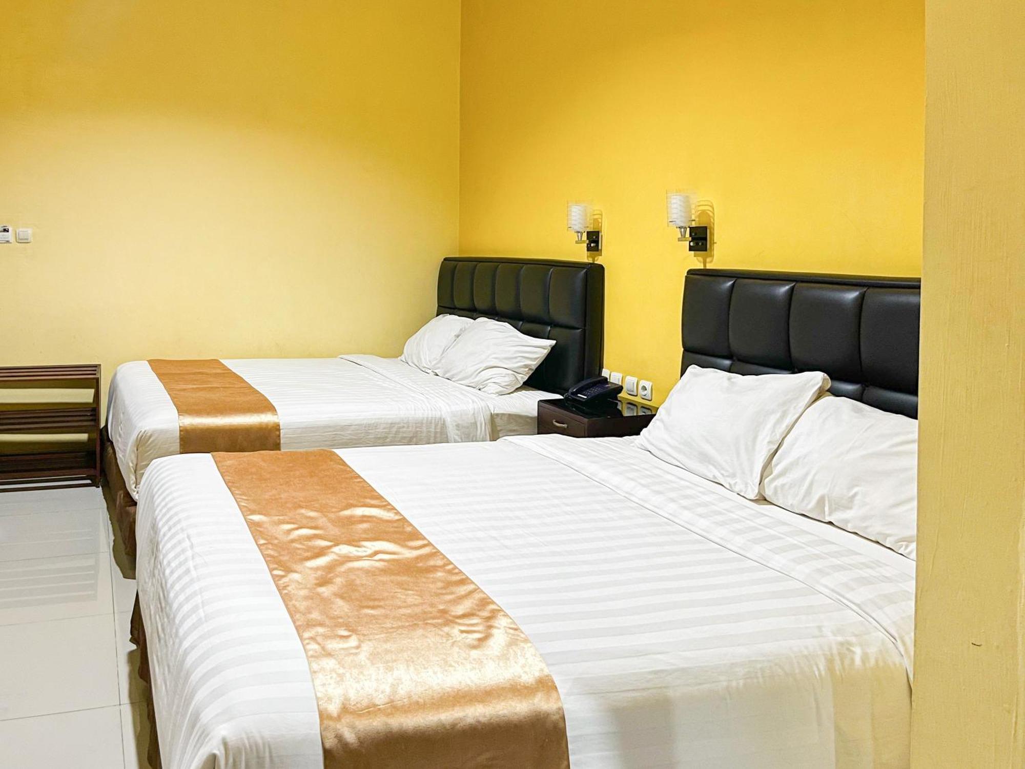 Kartika Hotel Syariah Pacitan Mitra Reddoorz Eksteriør bilde