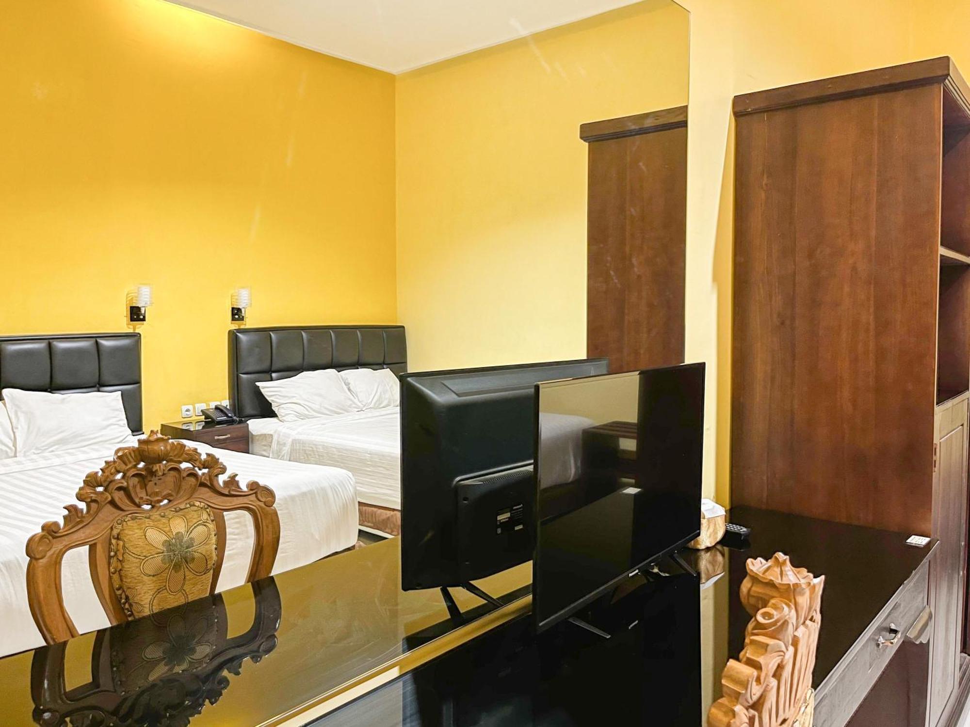 Kartika Hotel Syariah Pacitan Mitra Reddoorz Eksteriør bilde