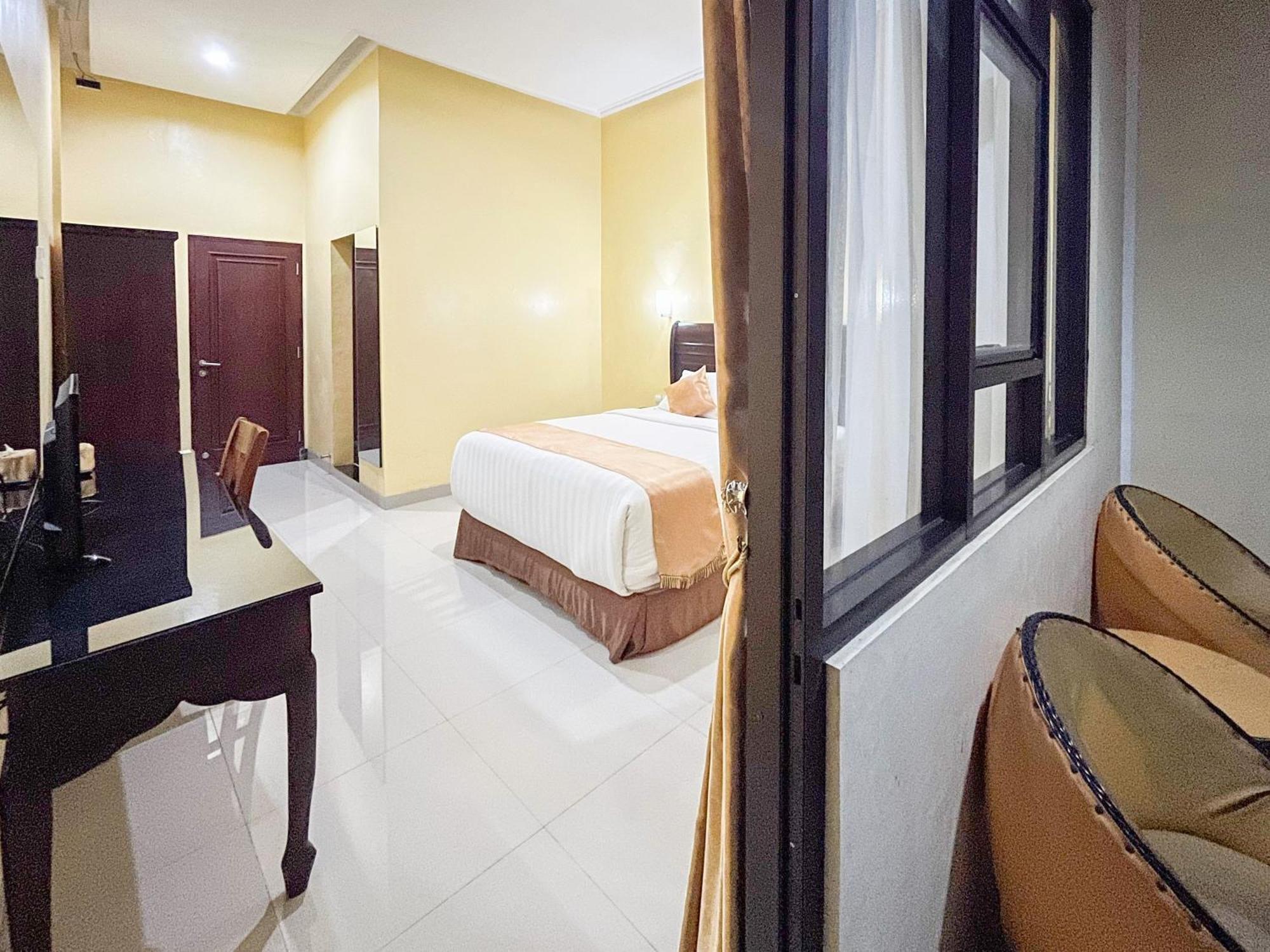 Kartika Hotel Syariah Pacitan Mitra Reddoorz Eksteriør bilde