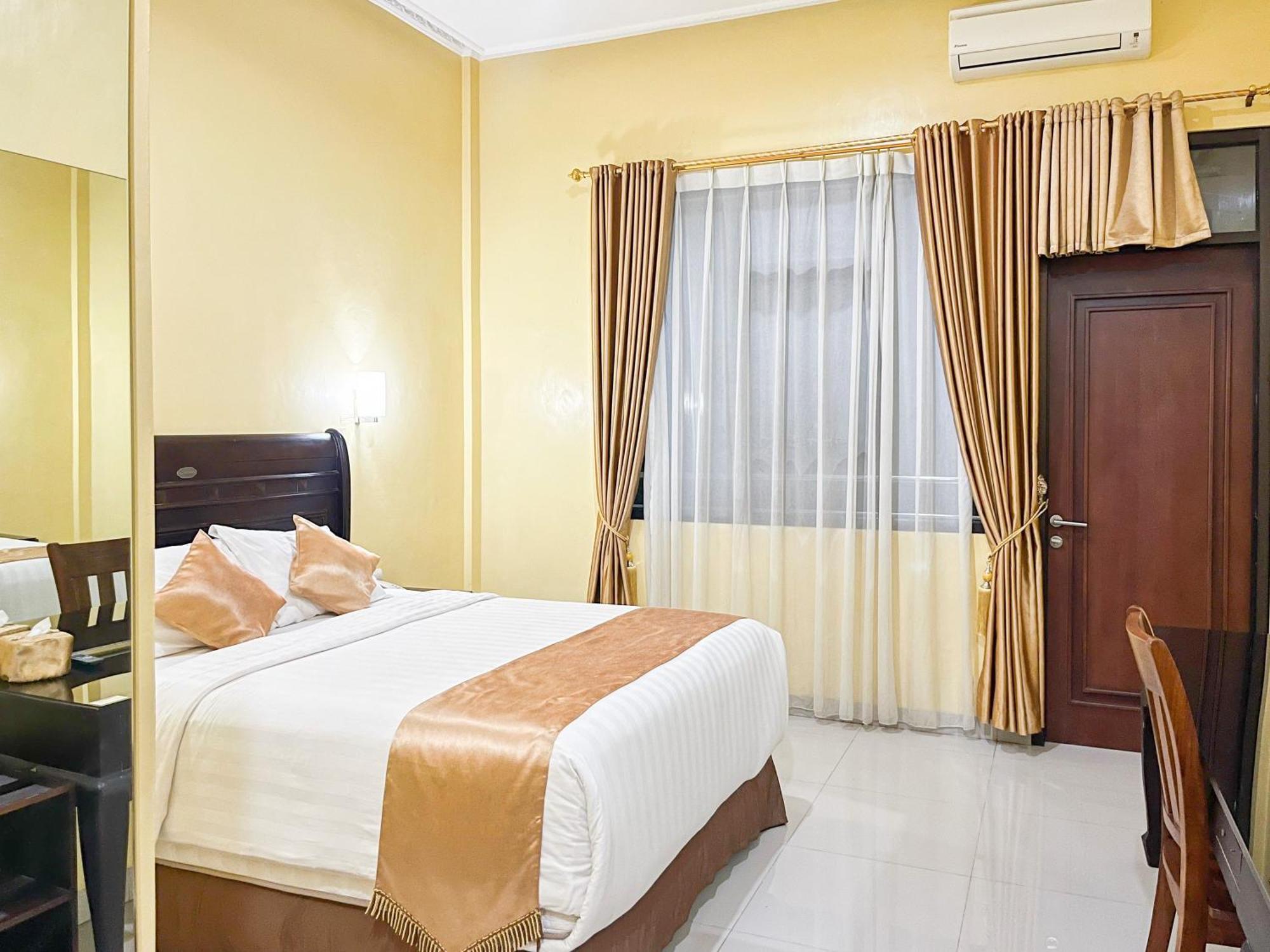 Kartika Hotel Syariah Pacitan Mitra Reddoorz Eksteriør bilde