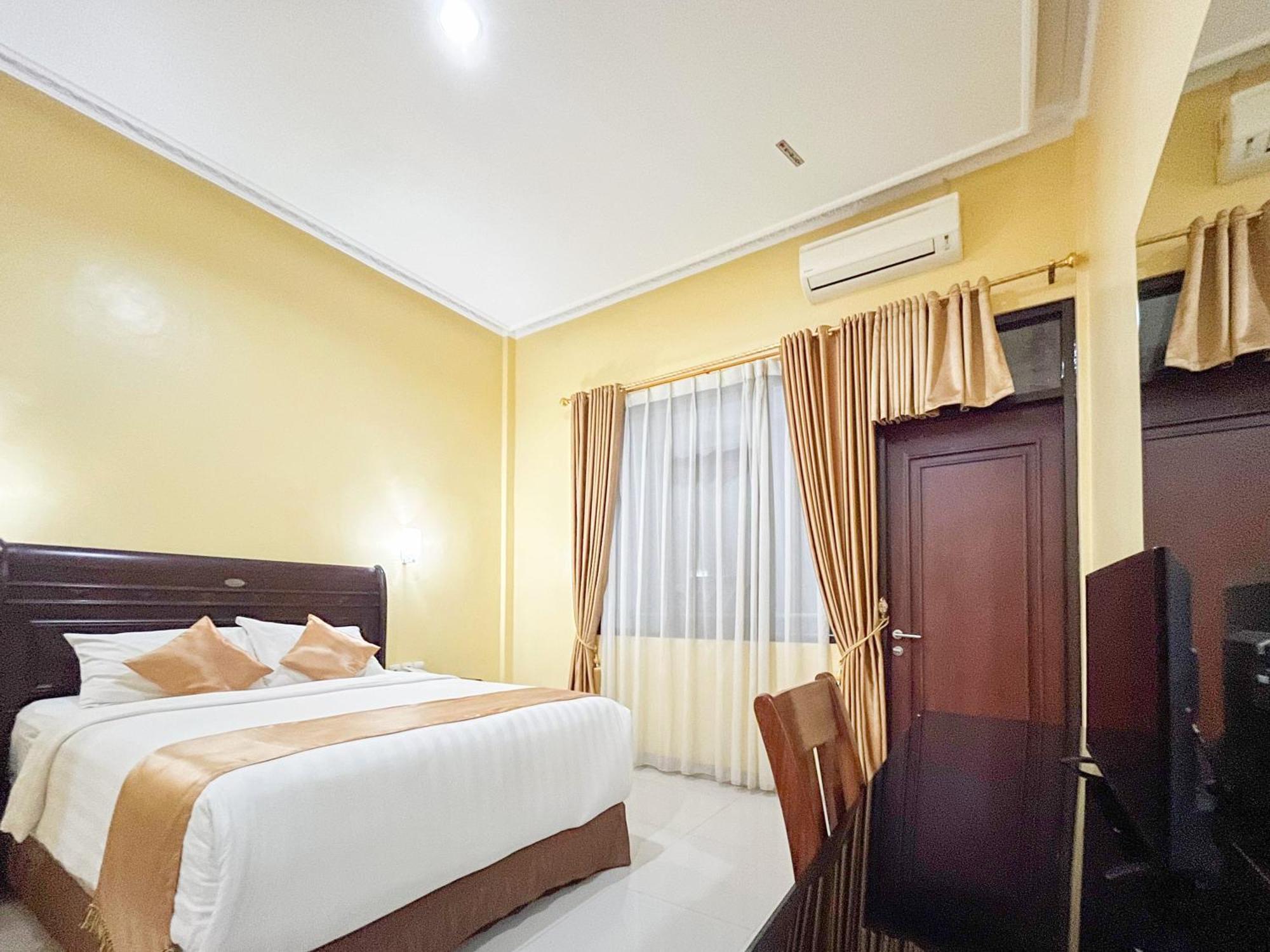 Kartika Hotel Syariah Pacitan Mitra Reddoorz Eksteriør bilde