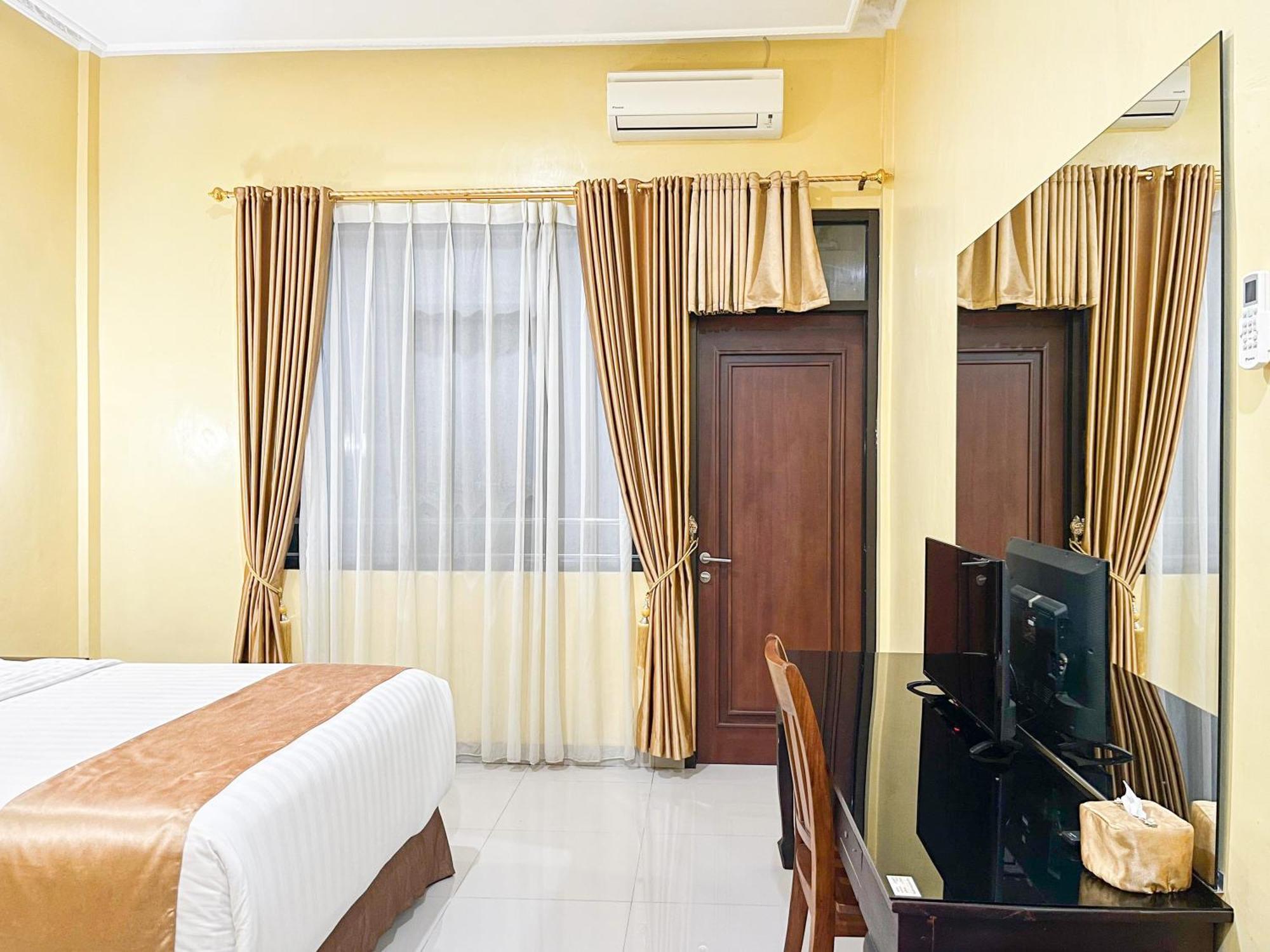 Kartika Hotel Syariah Pacitan Mitra Reddoorz Eksteriør bilde