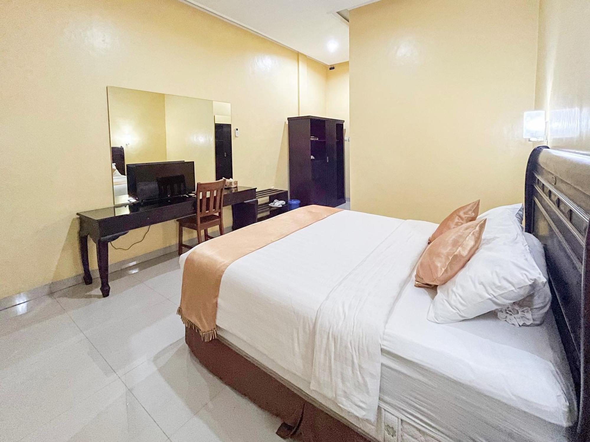 Kartika Hotel Syariah Pacitan Mitra Reddoorz Eksteriør bilde