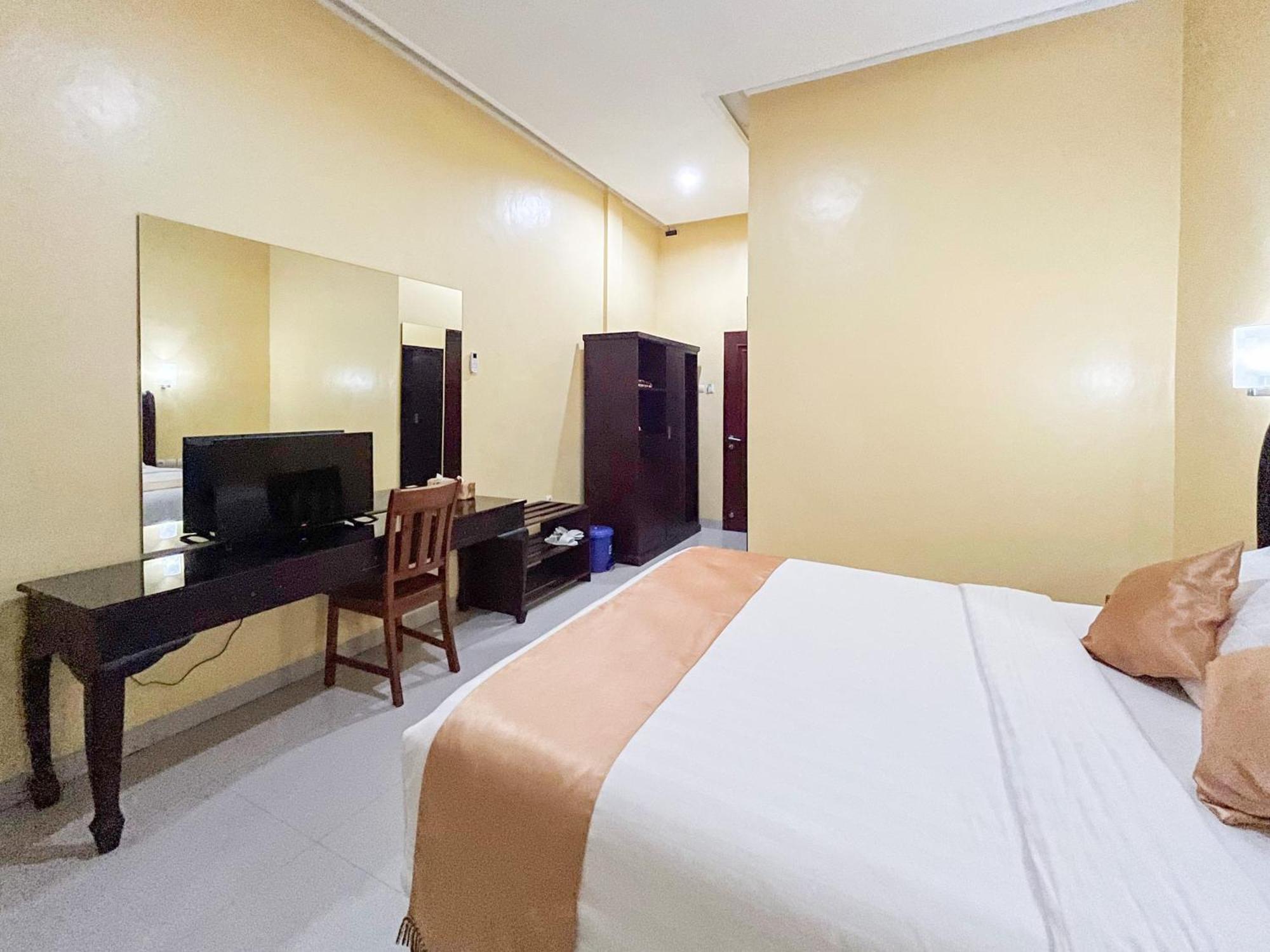 Kartika Hotel Syariah Pacitan Mitra Reddoorz Eksteriør bilde