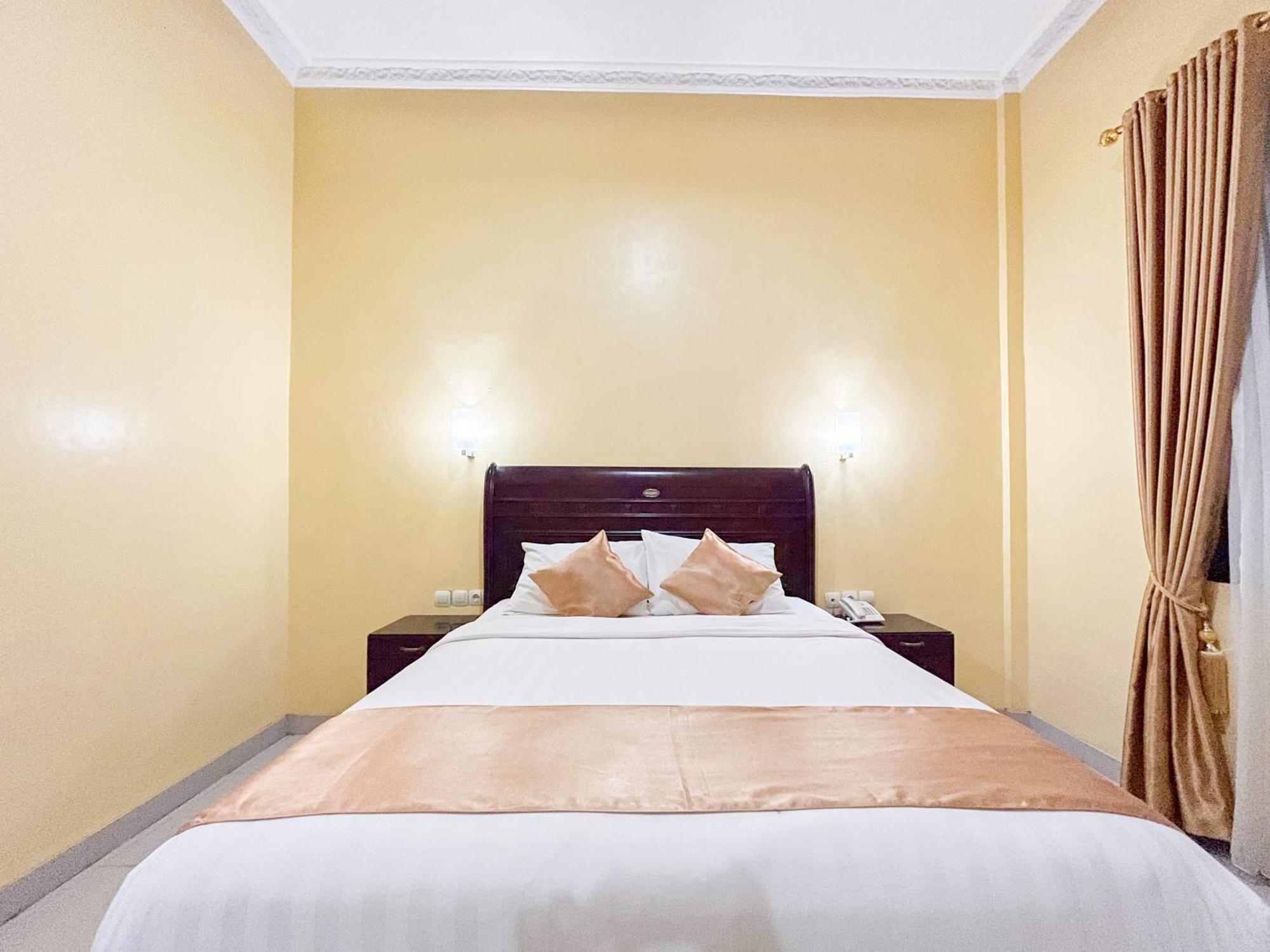 Kartika Hotel Syariah Pacitan Mitra Reddoorz Eksteriør bilde