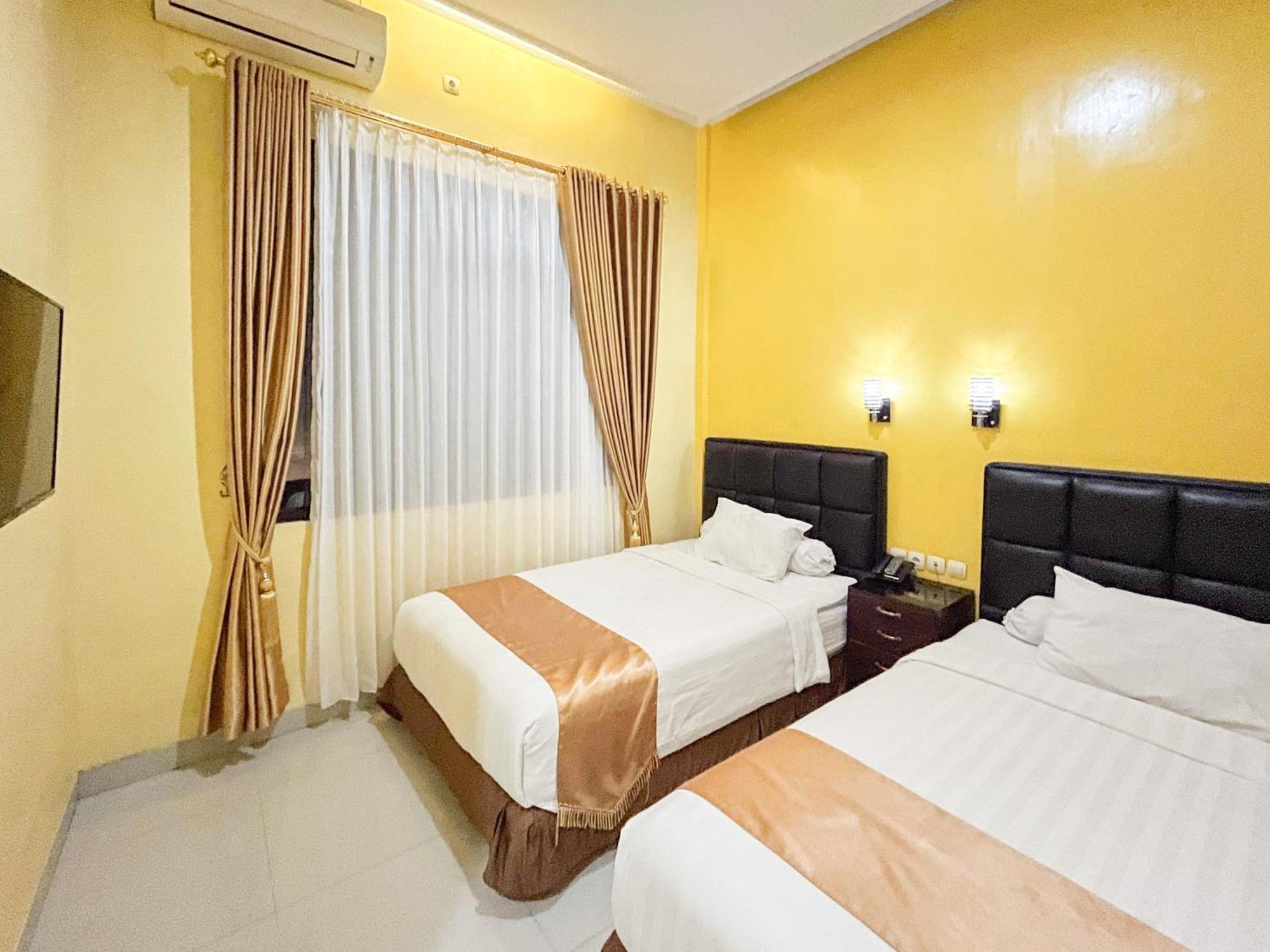 Kartika Hotel Syariah Pacitan Mitra Reddoorz Eksteriør bilde