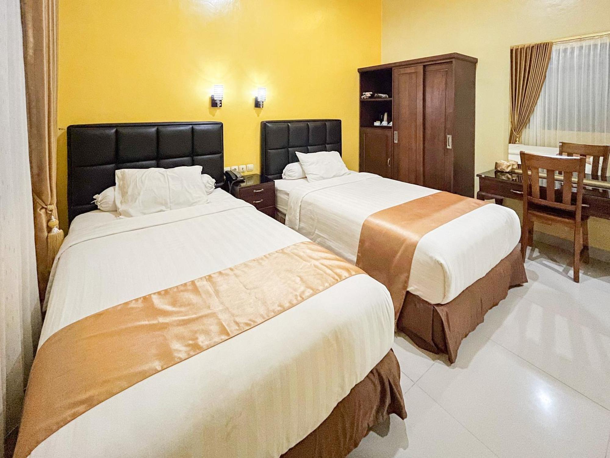 Kartika Hotel Syariah Pacitan Mitra Reddoorz Eksteriør bilde