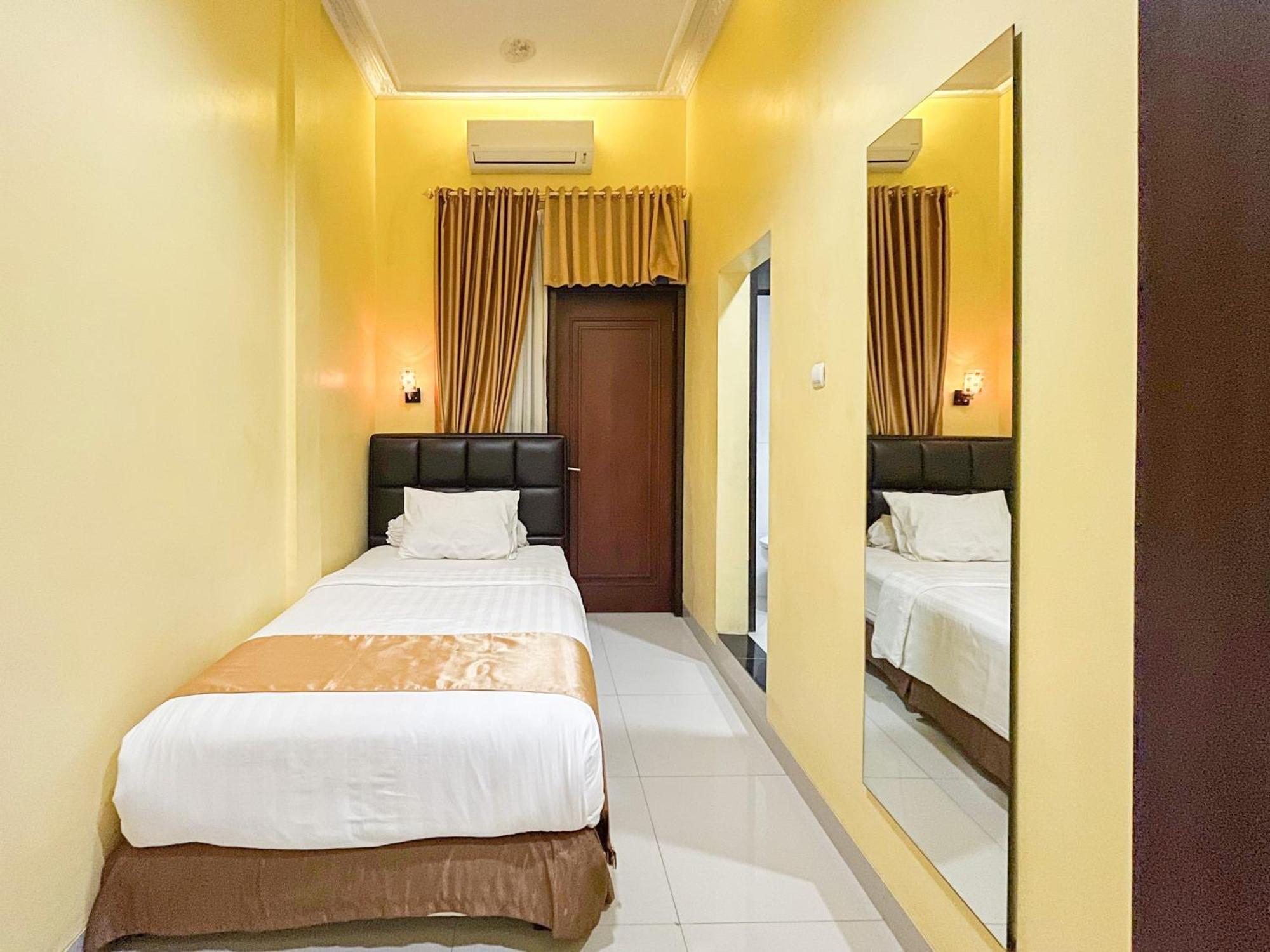 Kartika Hotel Syariah Pacitan Mitra Reddoorz Eksteriør bilde