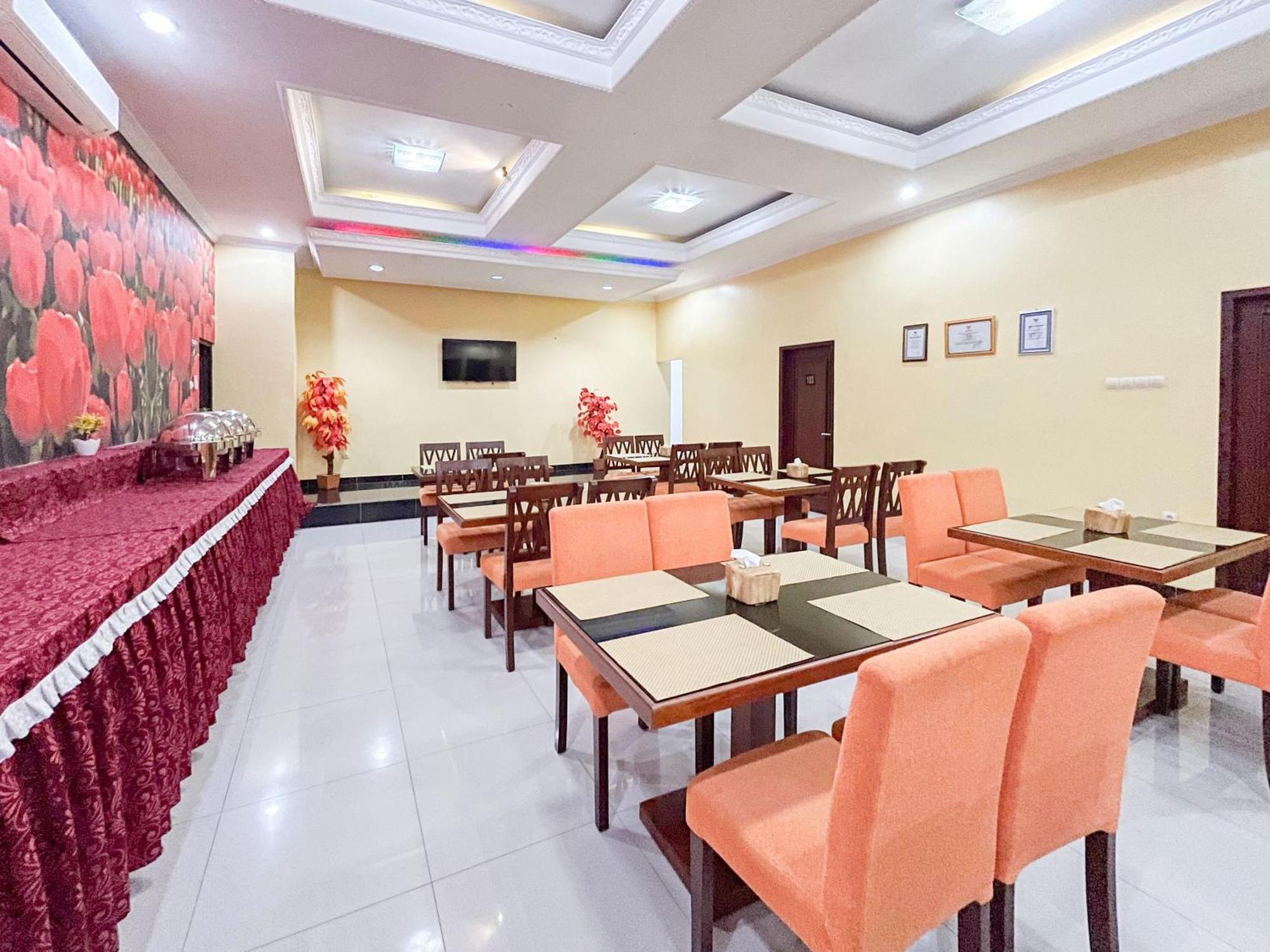 Kartika Hotel Syariah Pacitan Mitra Reddoorz Eksteriør bilde